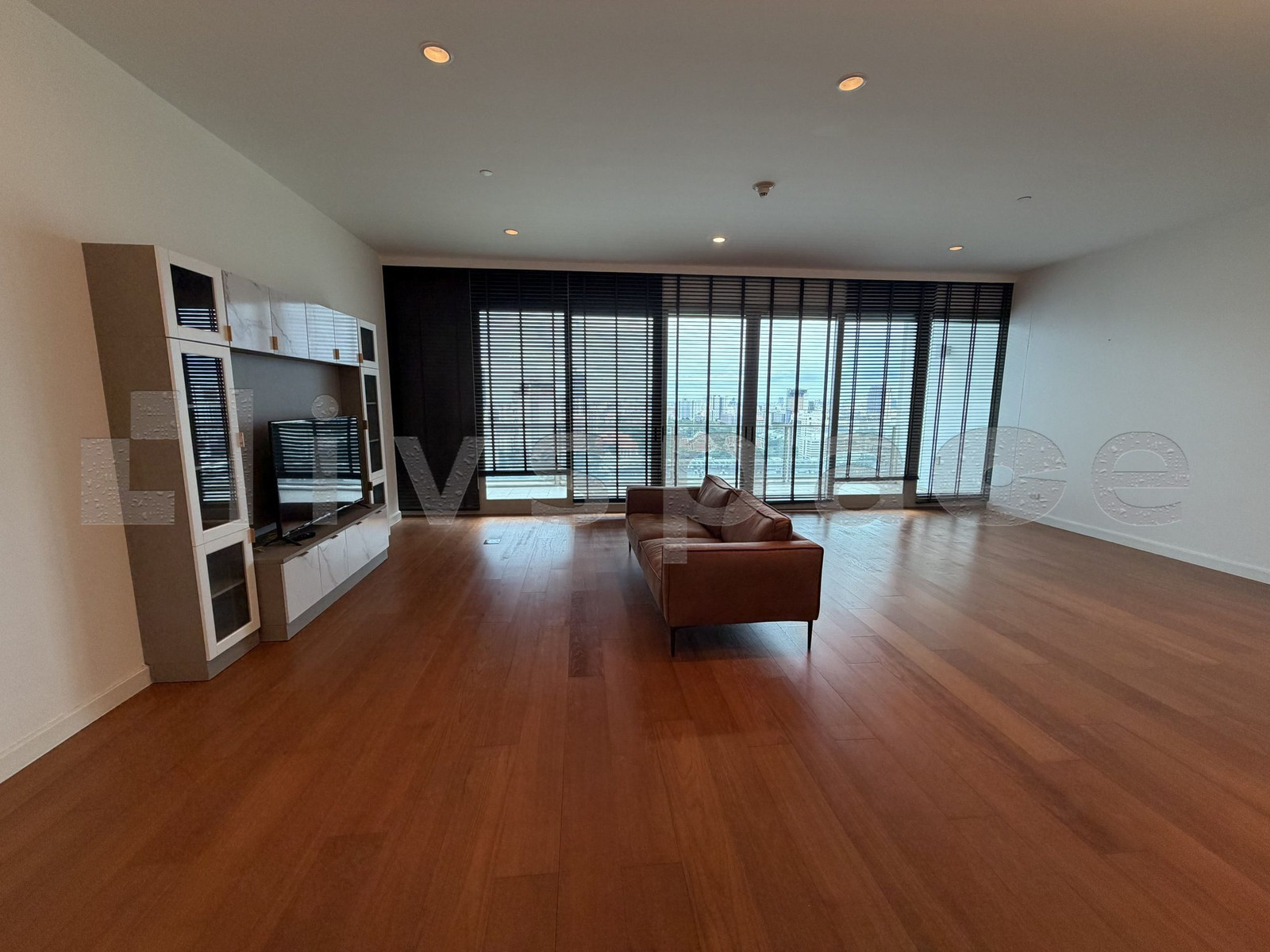 ▚ L0DC03ツ ให้เช่า: 185 Ratchadamri 3 Bed 223ตร.ม. ยูนิตใหญ่ วิวสนามม้าสุดปัง รีโนเวทพร้อมอยู่(Partly Furnished) 🏙️✨ ▚ L0DC03ツ ให้เช่า: 185 Ratchadamri 3 Bed 223ตร.ม. ยูนิตใหญ่ วิวสนามม้าสุดปัง รีโนเวทพร้อมอยู่(Partly Furnished) 🏙️✨