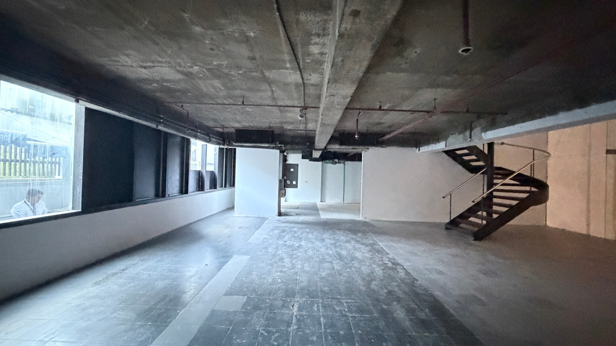 🏢RETAIL SPACE FOR RENT🏢 Lake Rajada Office Complex ตรงข้ามสวนเบญจกิติ(โรงงานยาสูบ) ใกล้ศูนย์ประชุมแห่งชาติสิริกิต – รูปที่ 2