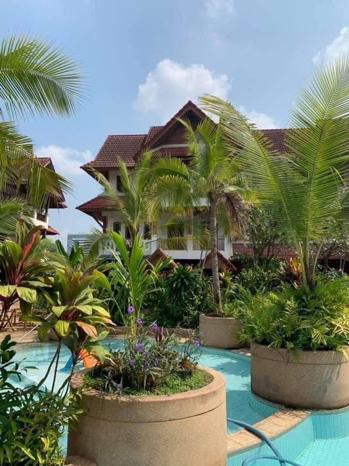For Rent - Townhome Sukhumvit 49 between Phrom Phong and Thonglor