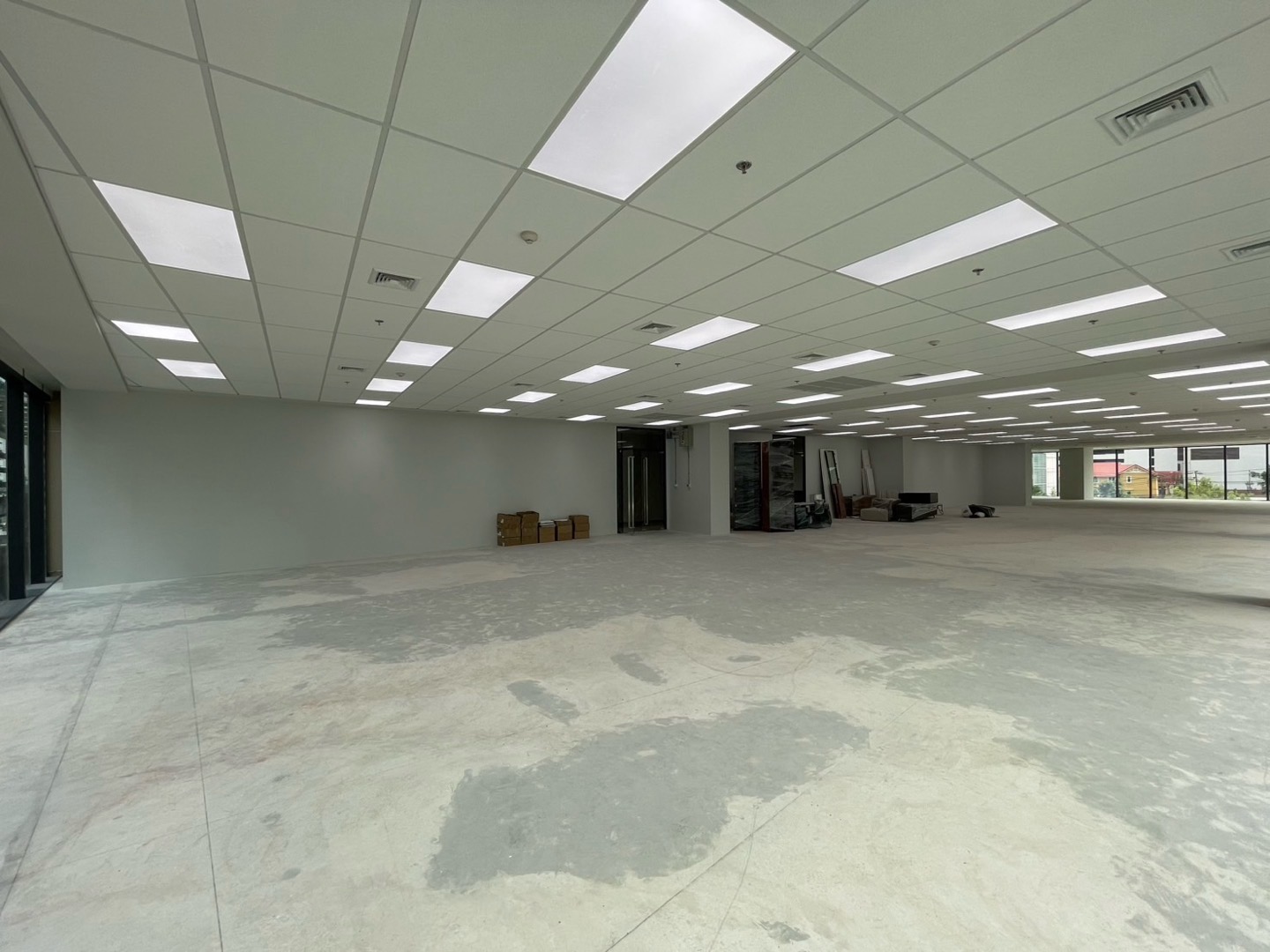 Office for rent on Sathorn Road, new project Supalai Icon Sathorn, can be rented in separate zones. Office for rent on Sathorn Road, new project Supalai Icon Sathorn, can be rented in separate zones.