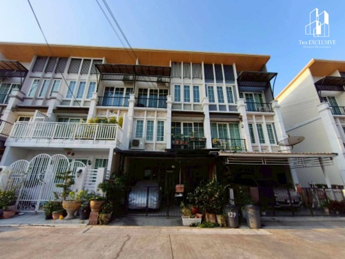 3-story townhome, Golden City Pinklao-Charan project.