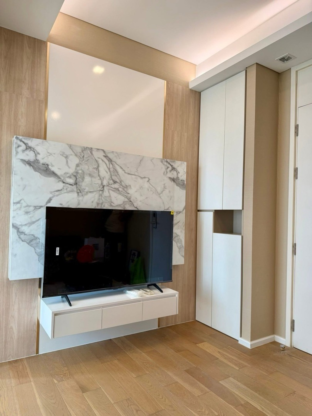 For Rent : 🔥The Saint Residences 1 bedroom, 1 bathroom, beautiful room, fully furnished. Ready to move in