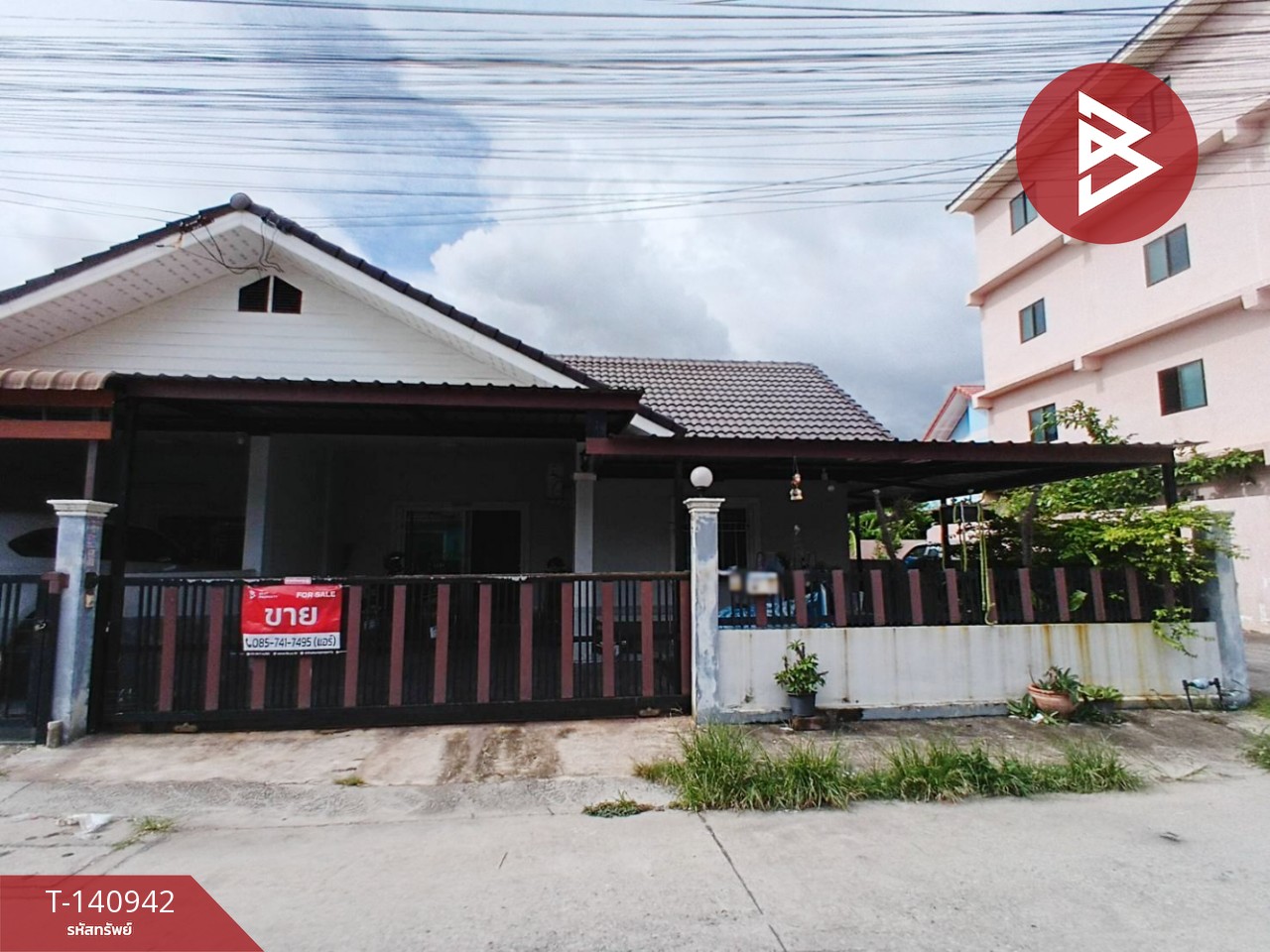 Semi-detached house for sale, Ban Bueng Village Project, Chonburi. Semi-detached house for sale, Ban Bueng Village Project, Chonburi.