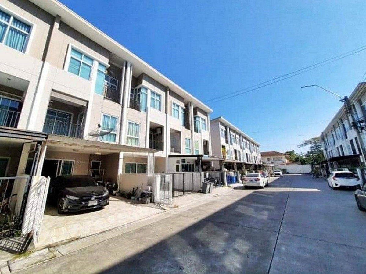 Call : 093-531-5585 Urgent Sale Sixnature Ramintra 109 Project, Townhome 3-story 23.1 sq.wa 5.5 meters wide 3 Bedrooms, 3 Bathrooms (3.39 MB) Call : 093-531-5585 Urgent Sale Sixnature Ramintra 109 Project, Townhome 3-story 23.1 sq.wa 5.5 meters wide 3 Bedrooms, 3 Bathrooms (3.39 MB)