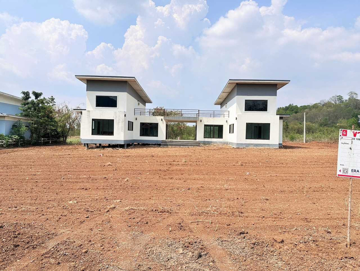 House with 1 Rai of Land for Sale Area: 120 sq.m. Near Kiang Tawan Resort