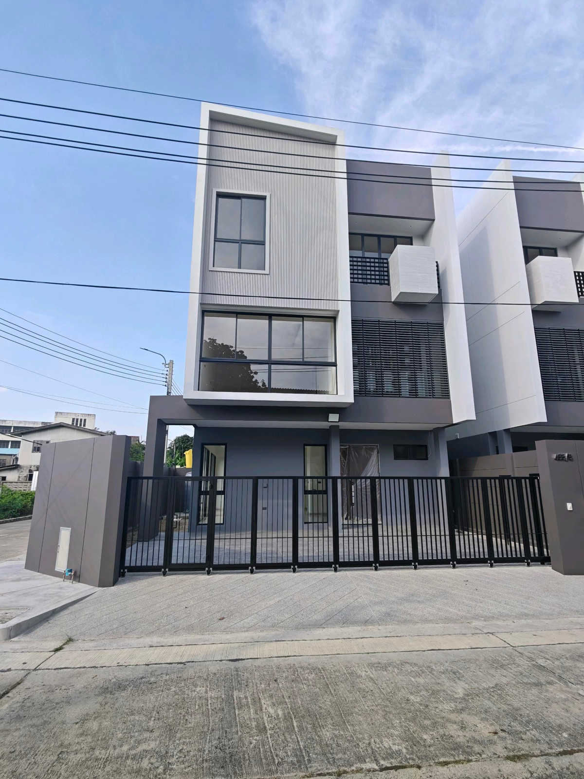 💫Feel Town Lat Phrao 101💫3-story detached house project, ready to move inA life space designed to fulfill the happiness of everyone in the family.