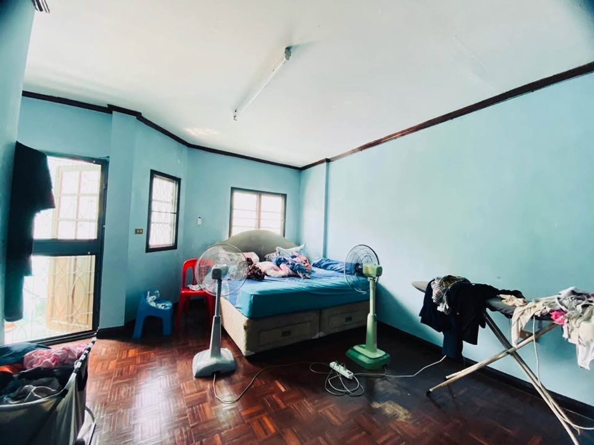 🔥ขายบ้านรุ่งโรจน์ ทาวน์โฮม 3ชั้น🏡 ต้นซอยทวีวัฒนา 36 ตรว.🟩 4 นอน 3 น้ำ 2.59 ลบ.❤️ ต่อรองได้นิดหน่อย✅ ✨ทำเลเจริญเดินทางสะดวกรถไม่ติด  ทำเล : ทวีวัฒนา47 - พุทธมณฑลสาย 3 ทาวน์โฮม 3 ชั้น หน้ากว้าง ✅พื้นที่ 36 ตรว. 4 นอน  3 น้ำ จอดรถ 2 คัน ✅ ใกล้เส้นถนนตัดให – รูปที่ 3