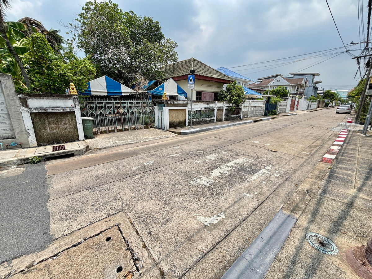  ที่ดิน 181 ตรว.ย่านสุทธิสาร แปลงสวยเข้าออกได้หลายทาง ใกล้รถไฟฟ้าใต้ดินสถานีสุทธิสาร รถไฟฟ้าสายสีเหลืองสถานีภาวนา