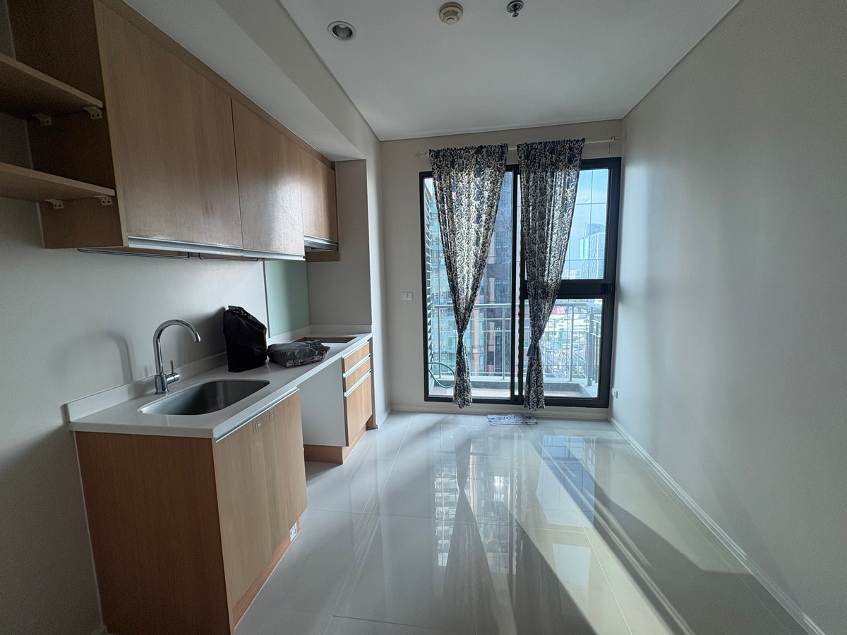 🔥Hot Deal🔥Villa asoke 40 Sqm ⚡️1B1B 🔥 4.9 MB only. If interested, contact Putter 0928895628 Line : plustor_ss 🔥Hot Deal🔥Villa asoke 40 Sqm ⚡️1B1B 🔥 4.9 MB only. If interested, contact Putter 0928895628 Line : plustor_ss