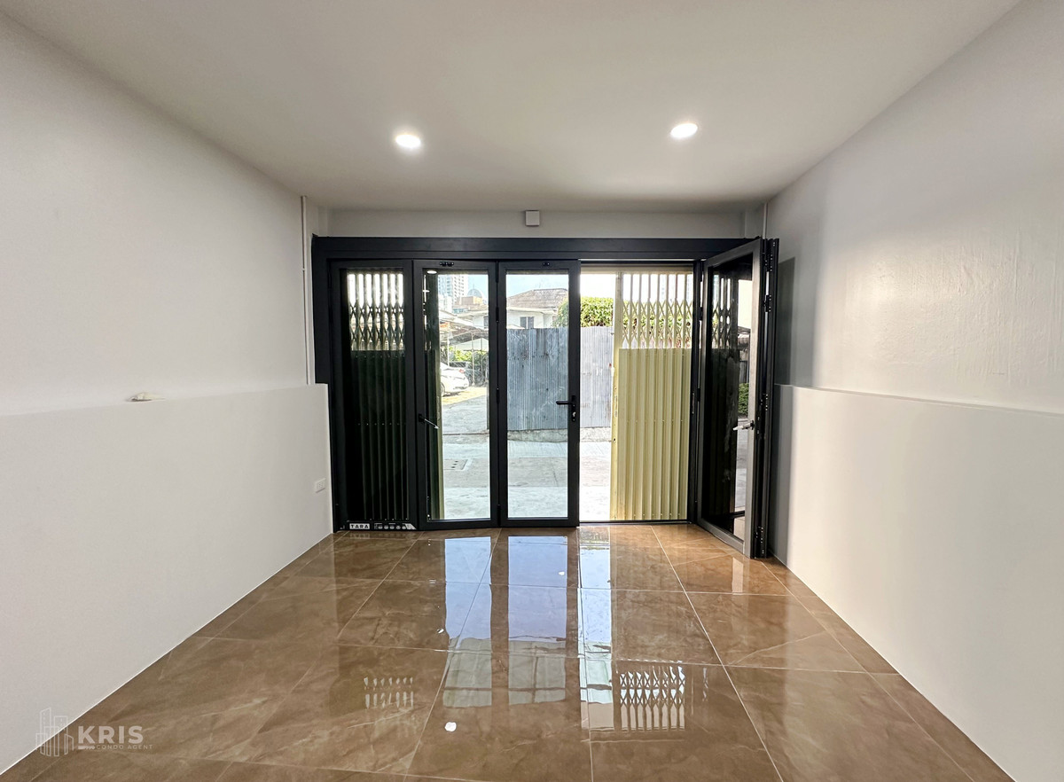 For Rent- Commercial building 4 storied home office Near BTS Wongwiany For Rent- Commercial building 4 storied home office Near BTS Wongwiany
