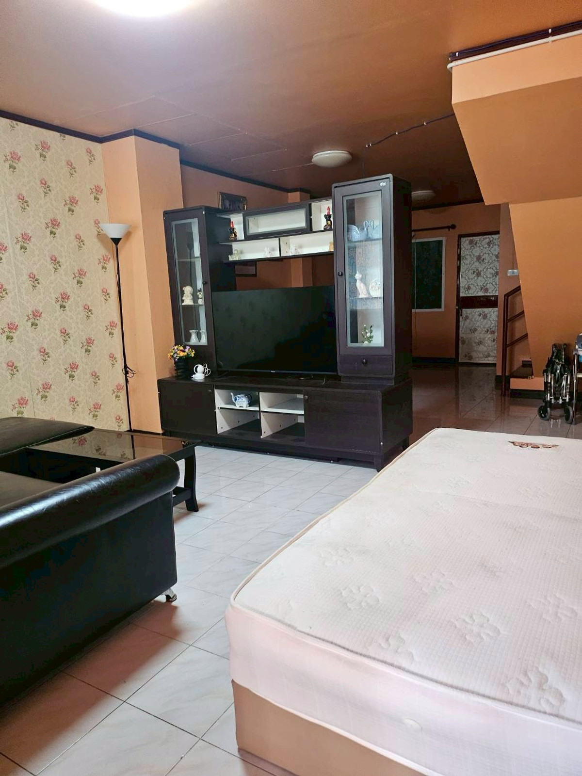 บ้านกฤษณา ร่มเกล้า ทาวน์เฮาส์ 2 ชั้น 2 นอน 2 น้ำ พื้นที่ใช้สอย 120 ตร.ม. ราคา 1,790,000 บาท พร้อมบริการจัดสินเชื่อธนาคารฟรี นัดชมได้ทุกวัน – รูปที่ 3