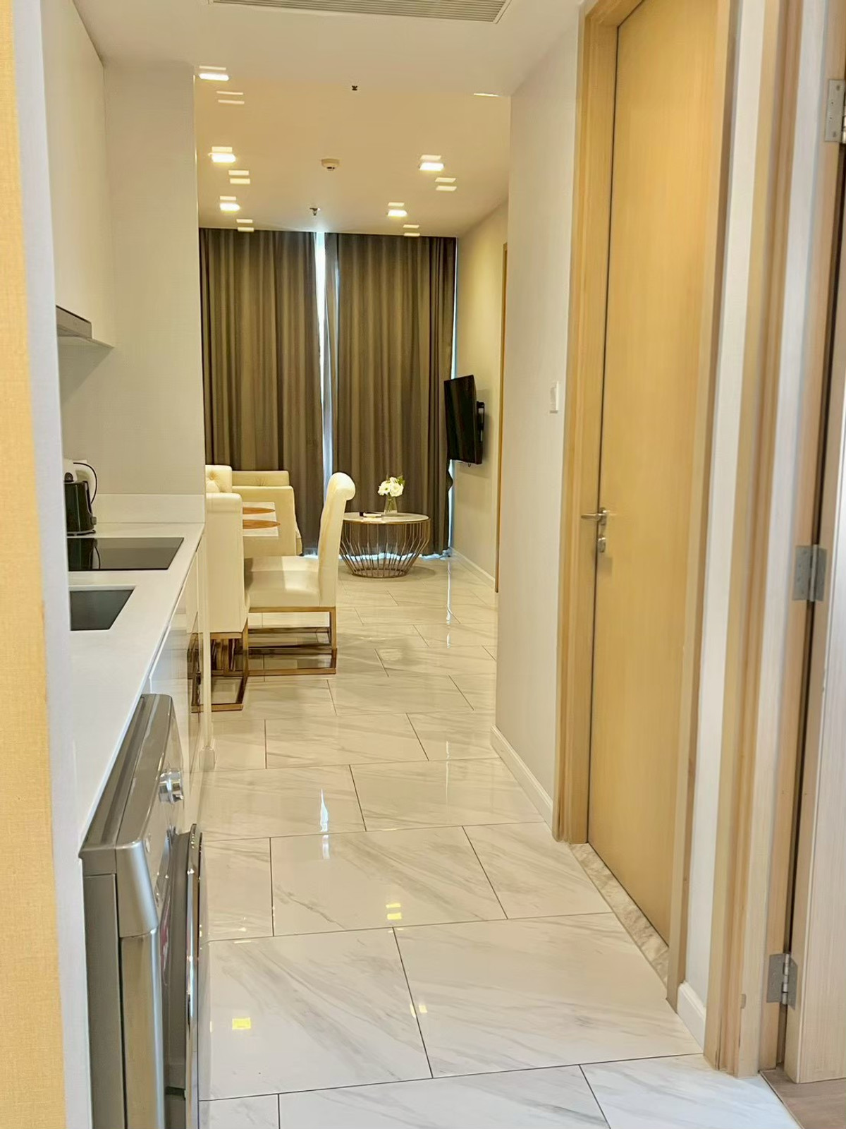 📢 ขาย / ให้เช่าคอนโดหรู Hyde Sukhumvit 11 ใจกลางเมือง ใกล้ BTS นานา – รูปที่ 2