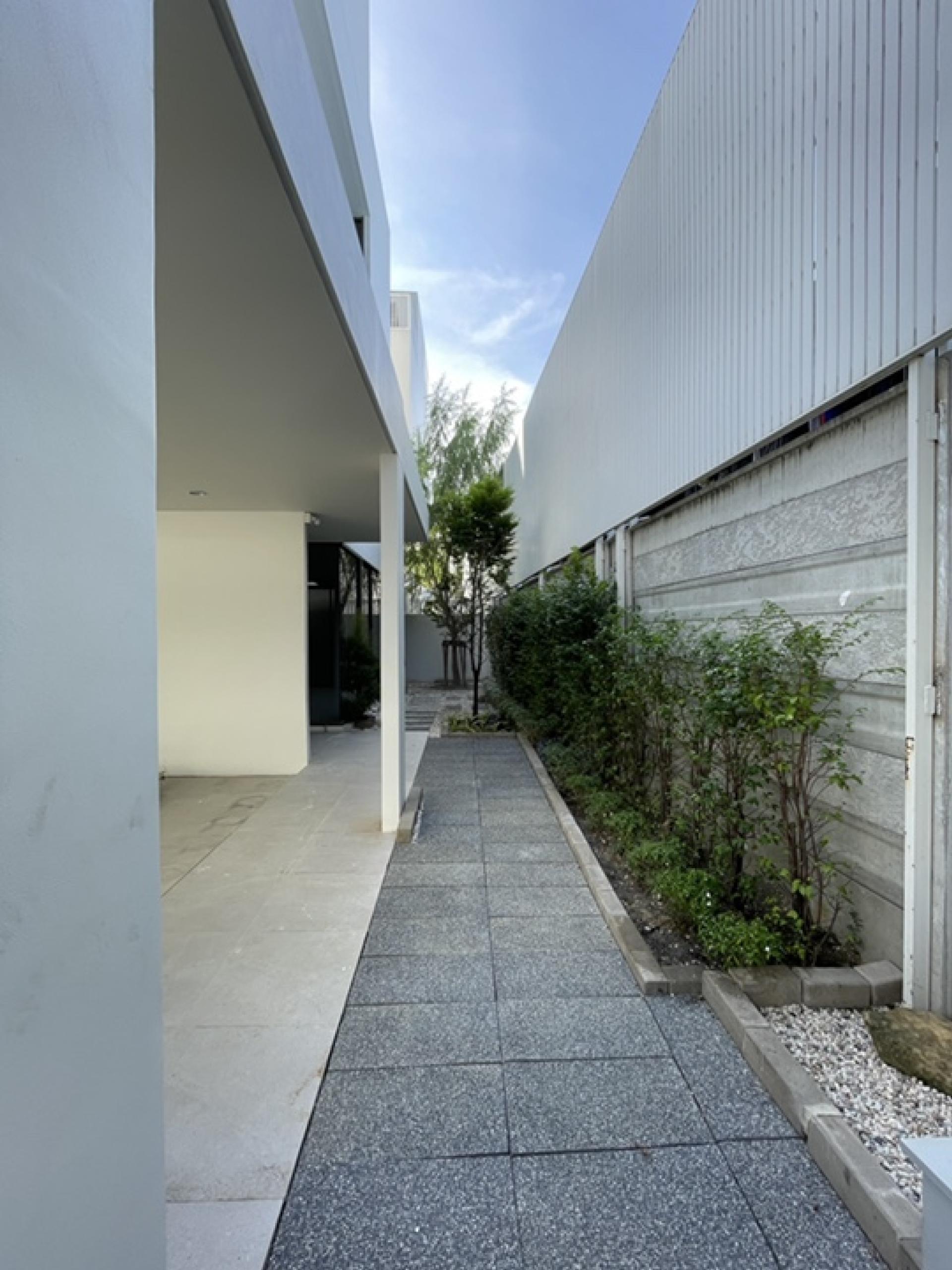 ให้เช่าhome office 3.5ชั้น ย่านวิภาวดี 41ตรว 270ตรม. Unfurnished Partial built in 3นอน 4น้ำ 3จอด – รูปที่ 4