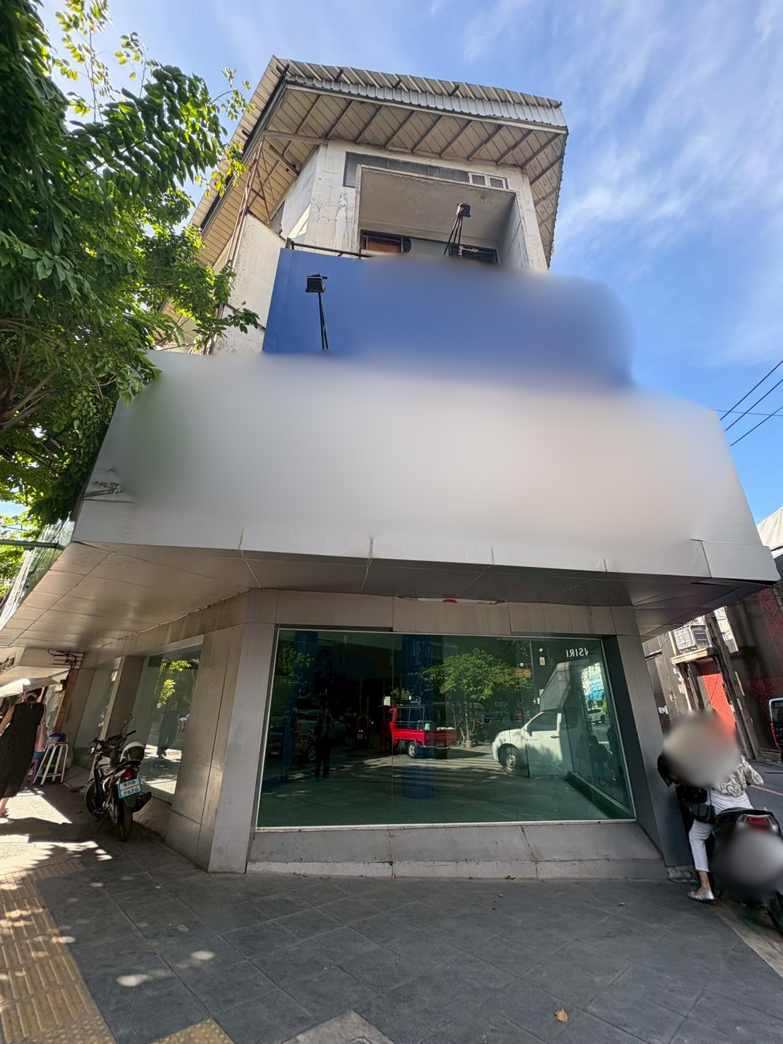 For Rent: 4-Storey Shop House Sukhumvit Road BTS Thonglor For Rent: 4-Storey Shop House Sukhumvit Road BTS Thonglor