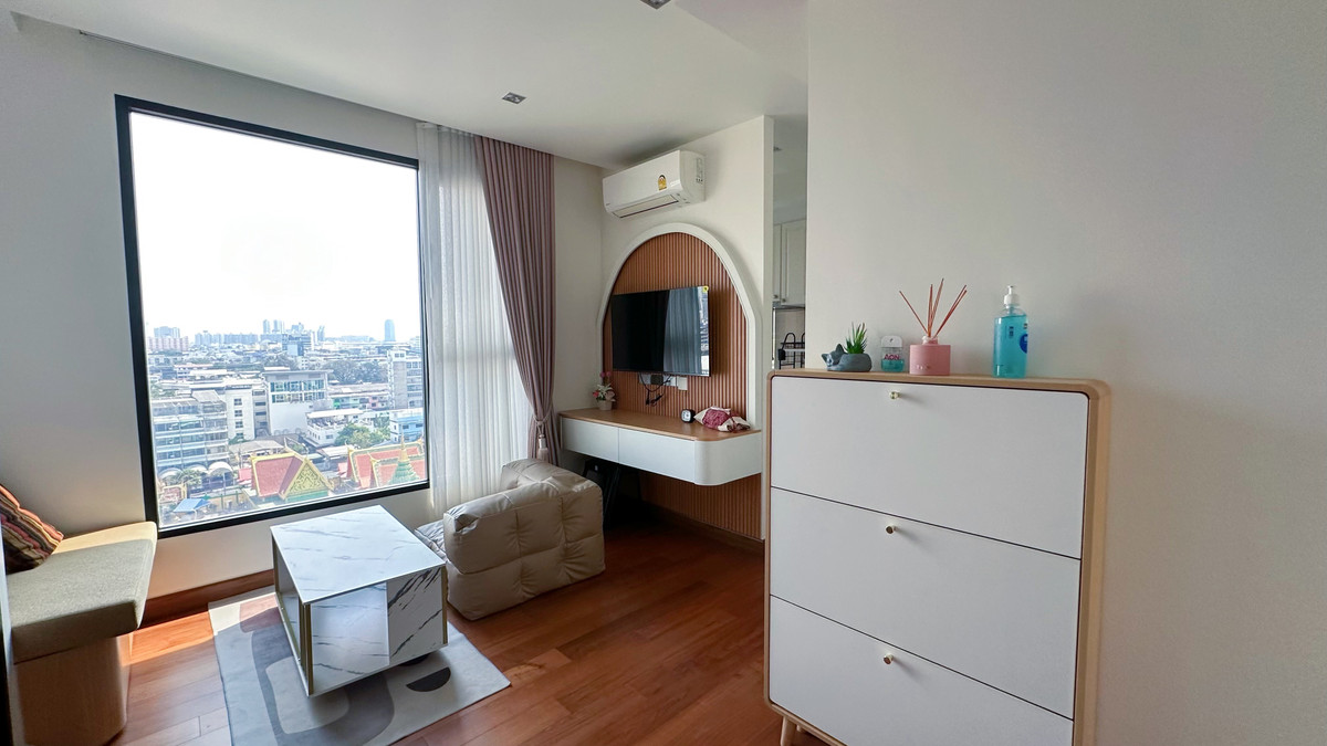 🚨 Urgent! Condo for sale in Charoen Krung “with tenant“ Receive 20,000 baht/month ✅✅ Selling price 4,980,000 baht (cheapest in the project) 🚨 Urgent! Condo for sale in Charoen Krung “with tenant“ Receive 20,000 baht/month ✅✅ Selling price 4,980,000 baht (cheapest in the project)