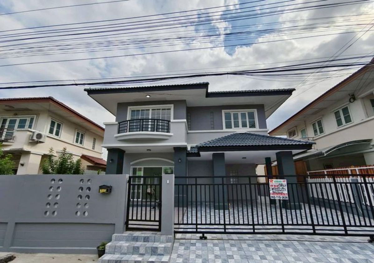 ขายถูก  บ้านเดี่ยว 2 ชั้น หมู่บ้านเดอะสวีท การ์เด้นโฮม 2 ถนนหทัยราษฎร์  (หนองระแหง) บ้านมี 3 ห้องนอน  2 ห้องน้ำ