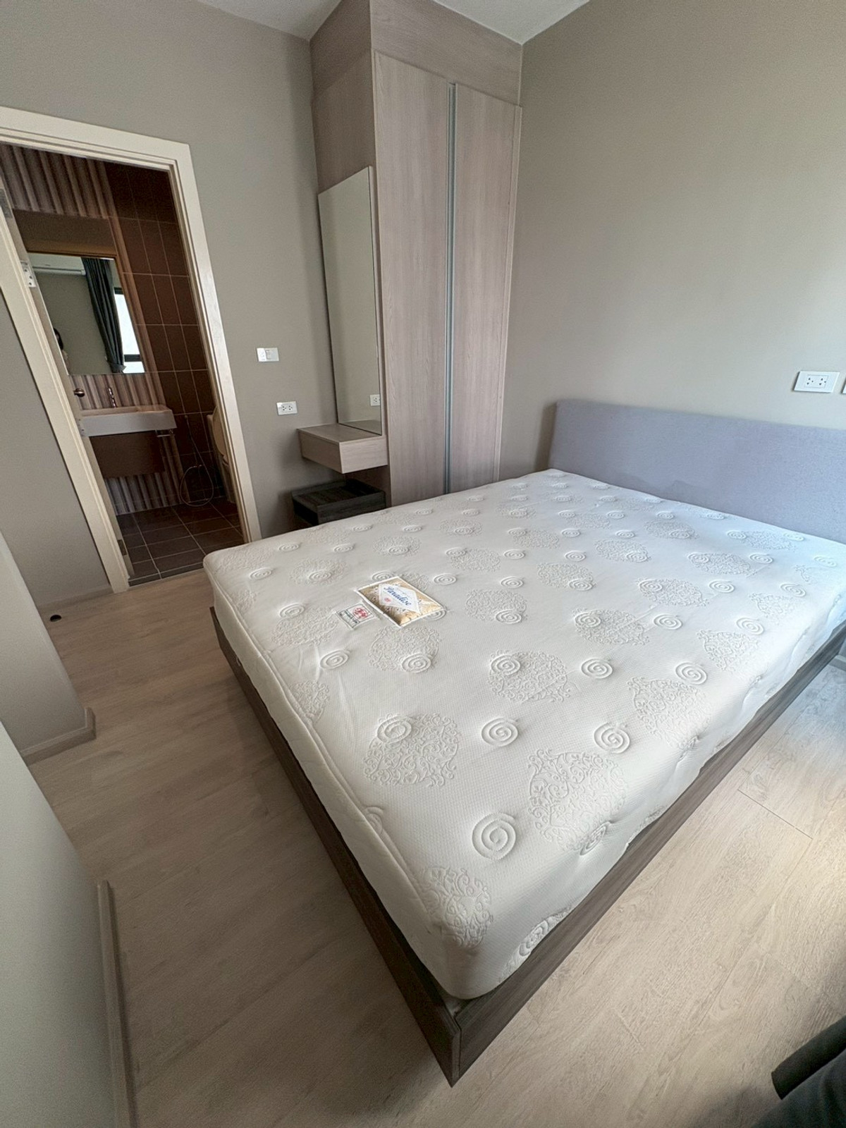 Exceptional Value! Brand-New 1BR Condo, Move-in Ready at Dcon Prime Rattanathibet | Scenic Curve View of the Chao Phraya River Exceptional Value! Brand-New 1BR Condo, Move-in Ready at Dcon Prime Rattanathibet | Scenic Curve View of the Chao Phraya River