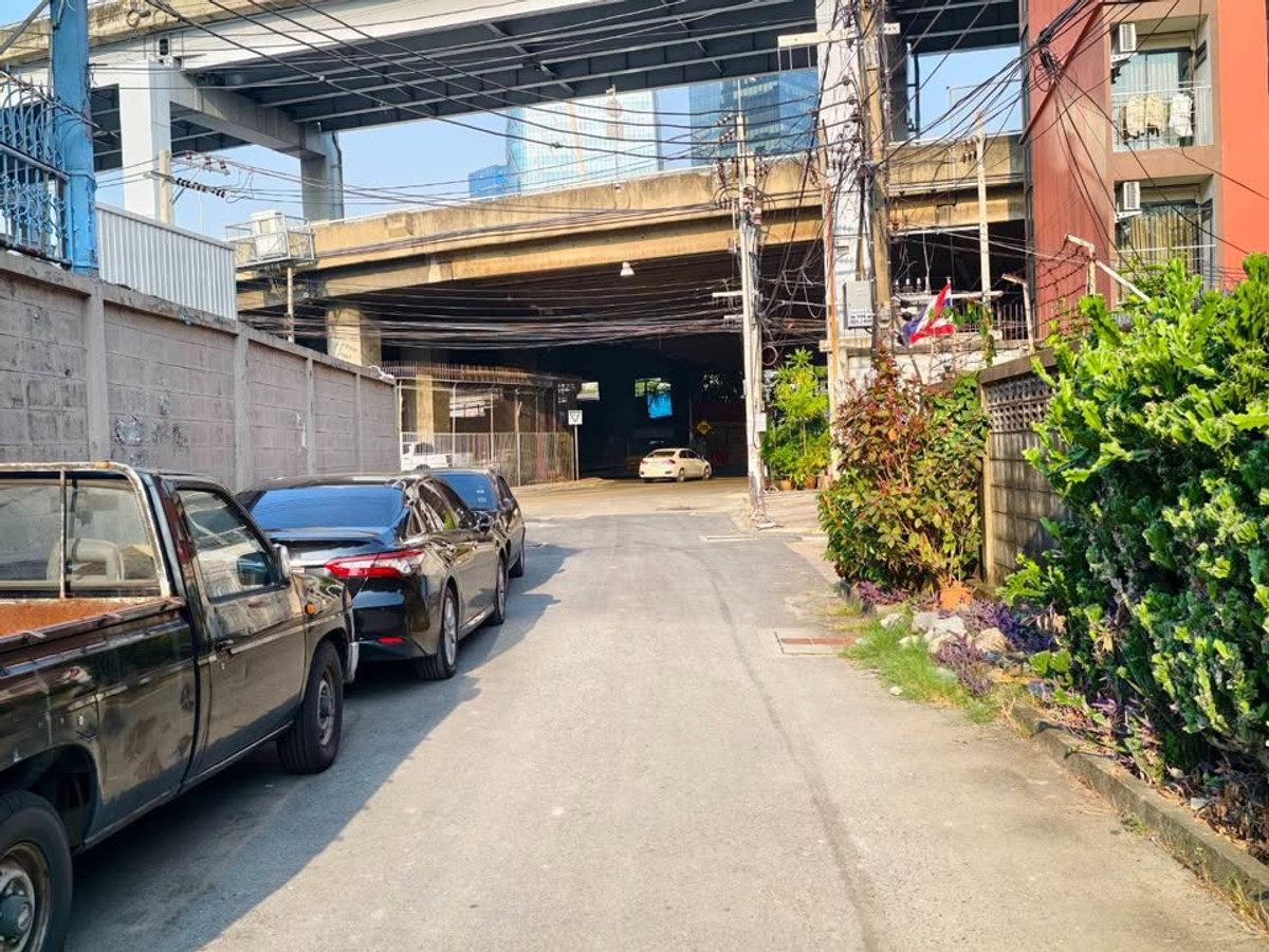 ขายที่ดินพร้อมสิ่งปลูกสร้างบ้าน  3 หลัง ภายในบ้าน208 ตรว.  – รูปที่ 3
