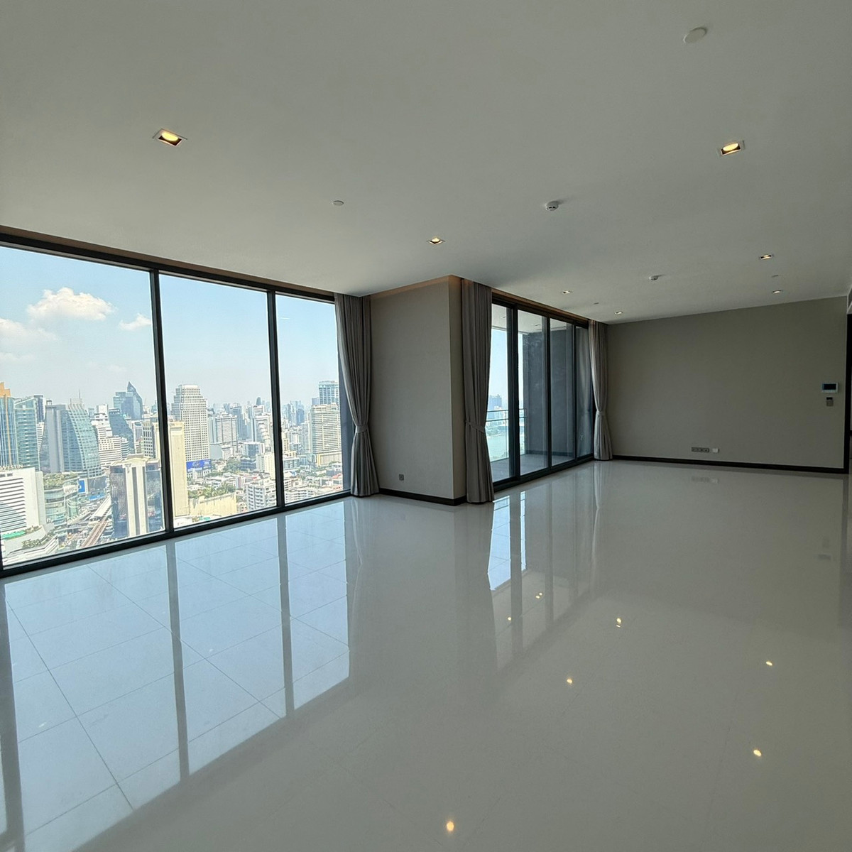 🔥For Sale 🔥 Q1 Sukhumvit 4 bedrooms, 5 bathrooms, last room of the project.