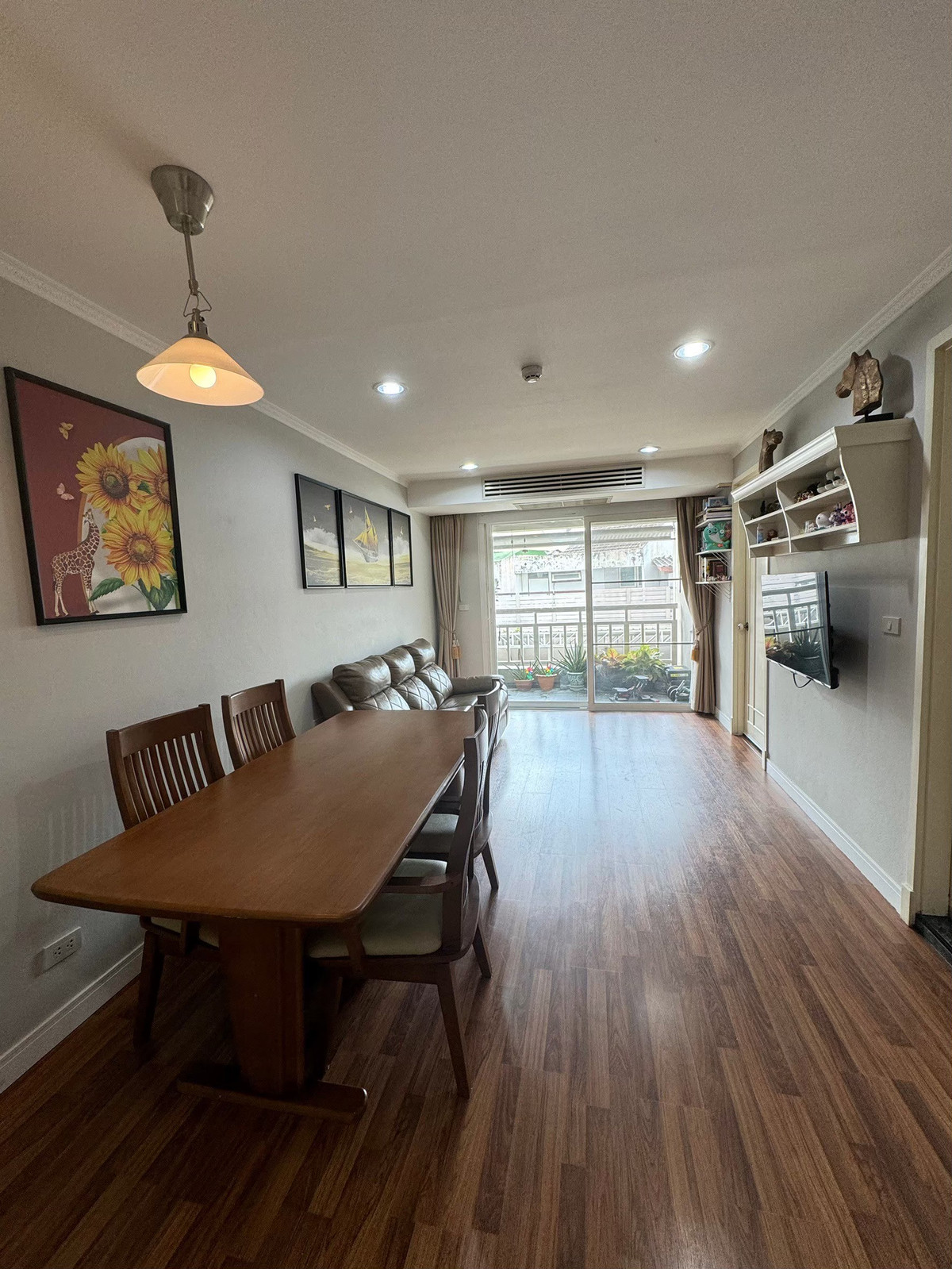Fully renovated 1 bedroom apartment located in private residence with lush garden – รูปที่ 4