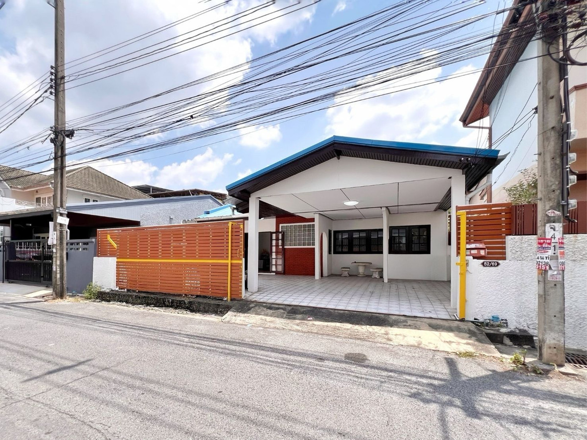 🏡 Single-storey detached house for sale. “Minimal-contemporary style“ ✨Newly renovated, ready to move in with your bags, potential location Soi Nawamin 107. 🏡 Single-storey detached house for sale. “Minimal-contemporary style“ ✨Newly renovated, ready to move in with your bags, potential location Soi Nawamin 107.