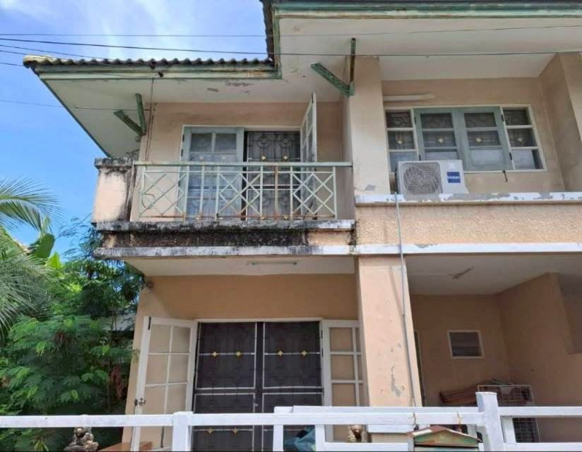Two-story townhouse for sale in Pruksa 15 Praksa Mai Village, Mueang Samut Prakan, Samut Prakan. CX-157374