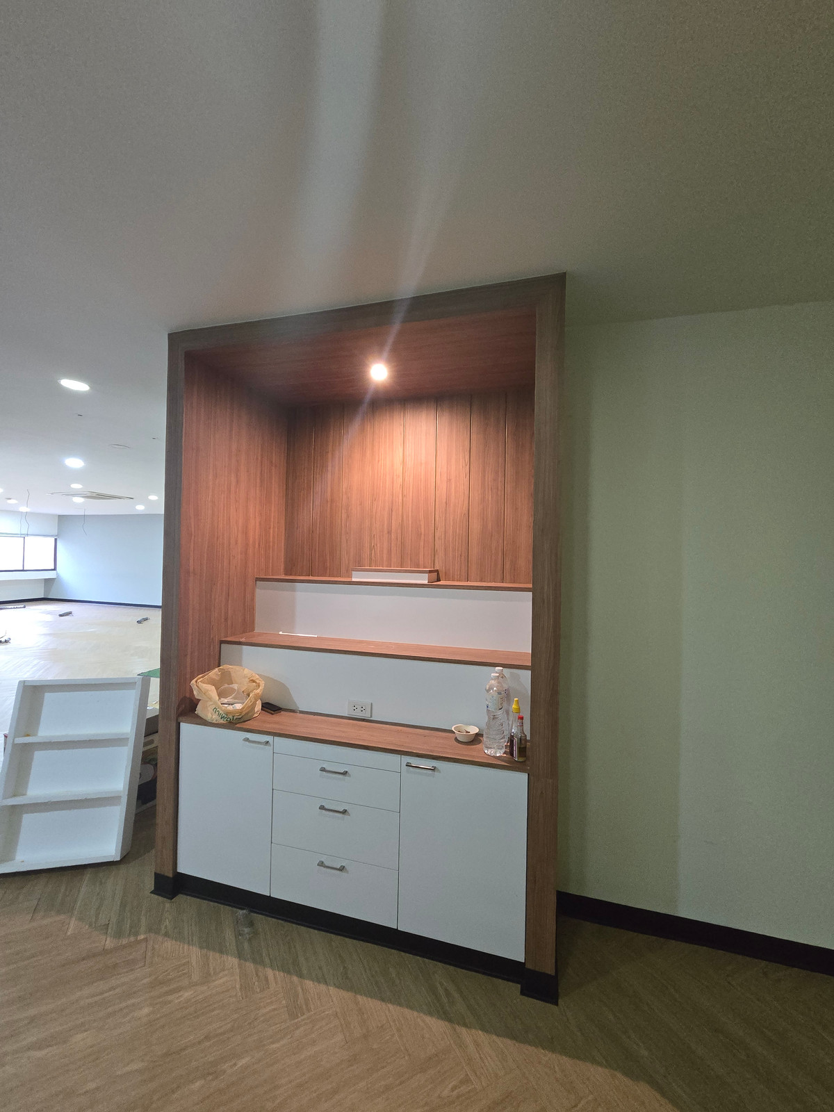 Office for sale with tenant, Amornphan Building 205, Tower 2, near MRT Cultural Center and Huai Khwang (10 minute walk) – รูปที่ 4