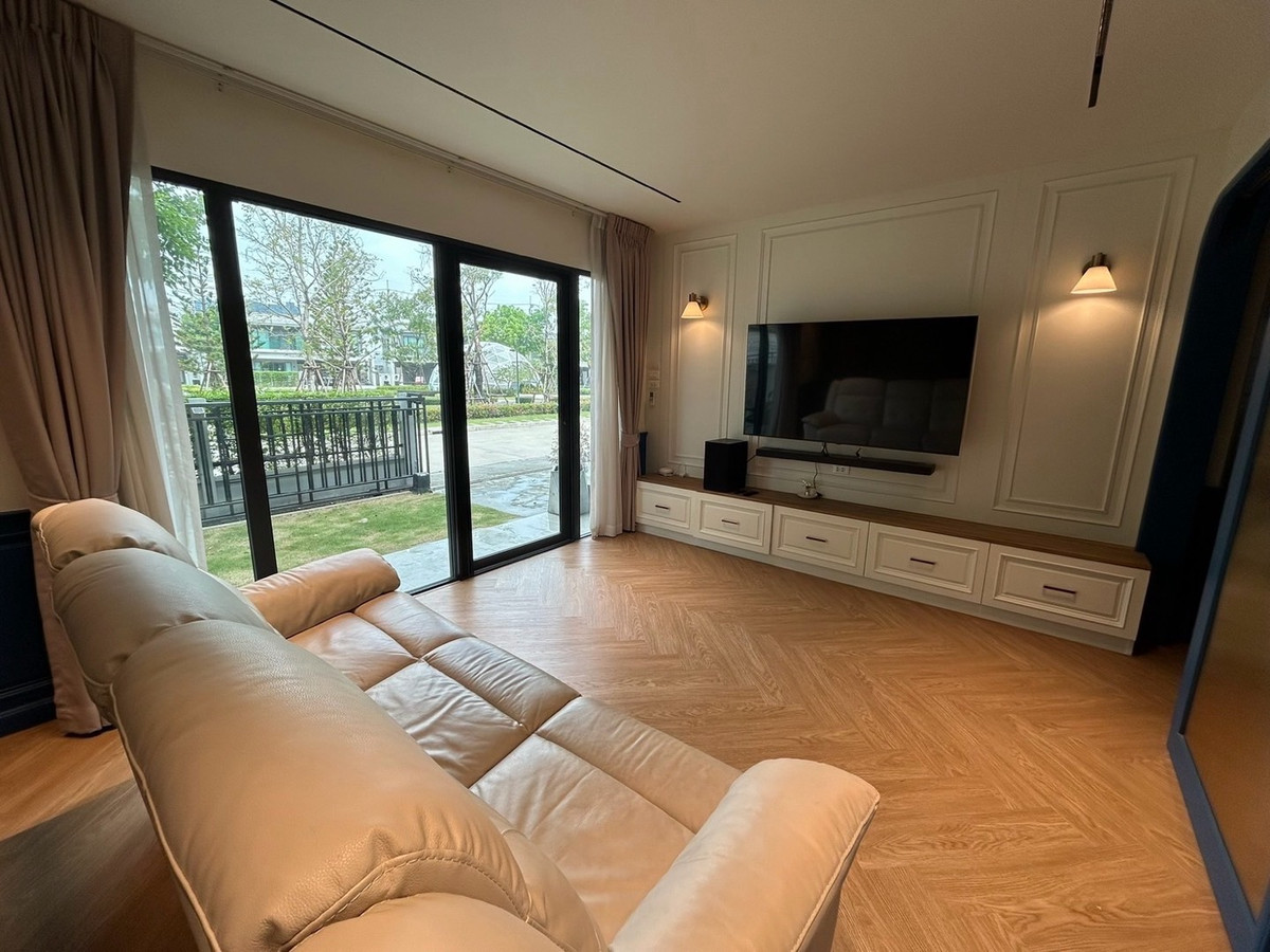 Offering a 4-bedroom detached house for rent with a maid's room (Fully Furnished), providing premium private space. Welcome you to visit the actual location. Offering a 4-bedroom detached house for rent with a maid's room (Fully Furnished), providing premium private space. Welcome you to visit the actual location.