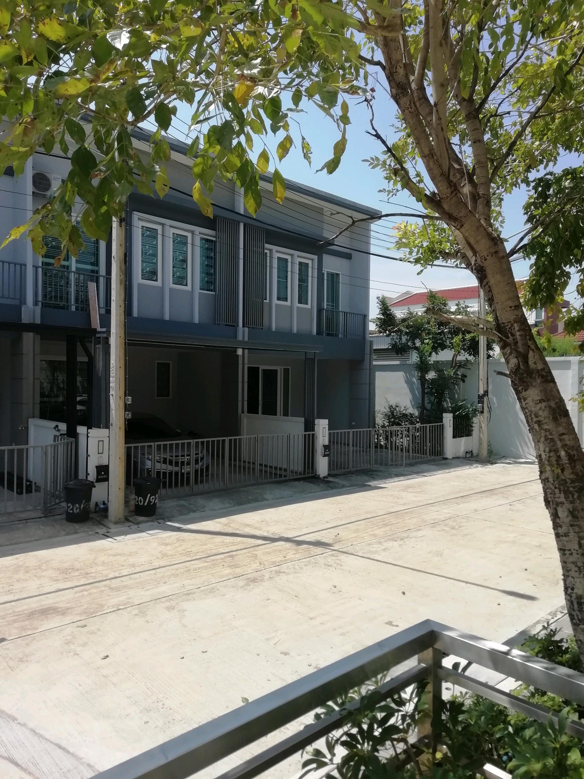 Townhouse for sale, corner room, beginning of the project Chuan Chuen Town, Rangsit, Khlong 1, best made, next to the road along the canal, special price.