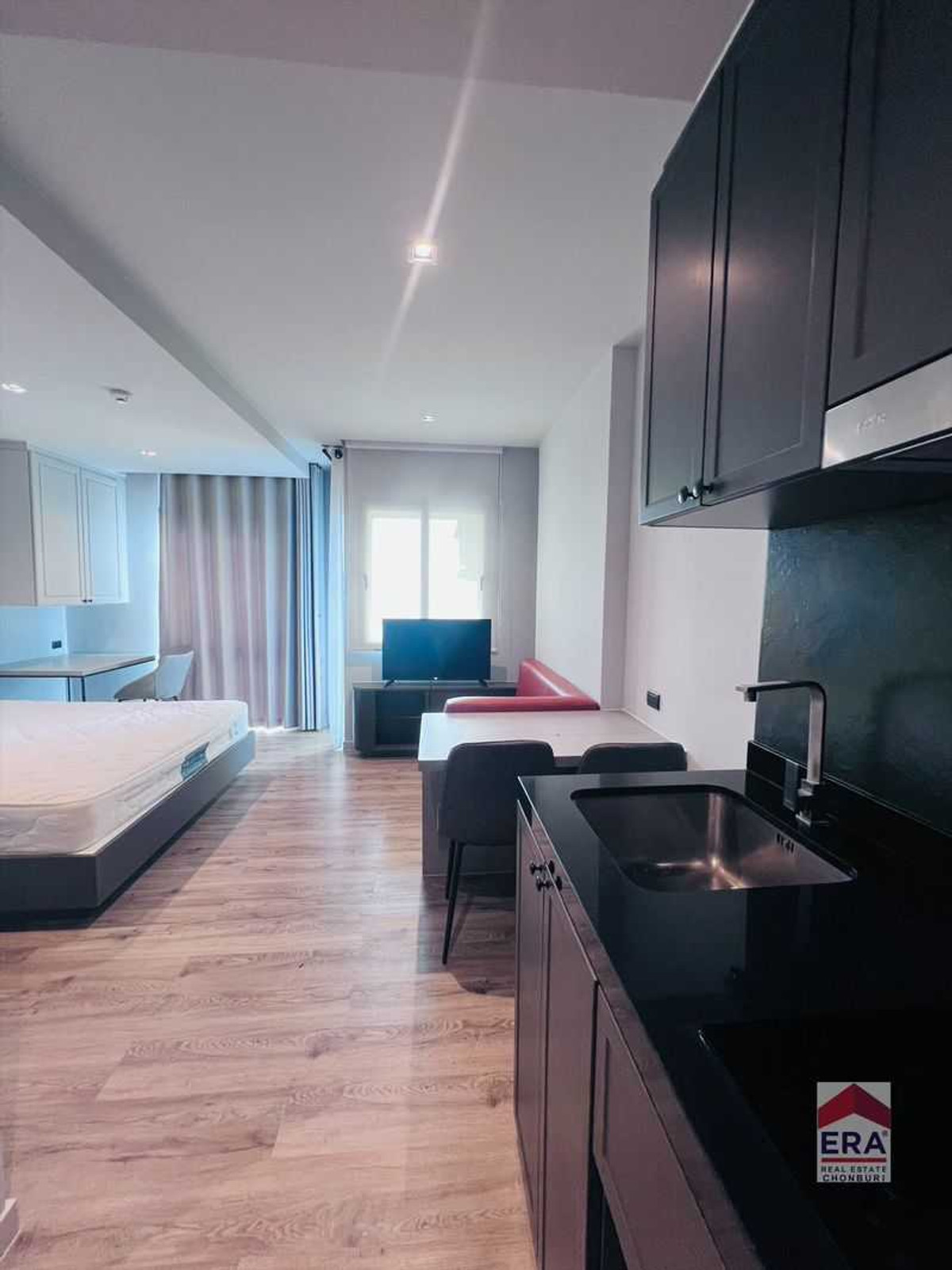 Condo for sale, Chamonix Sriracha, special price 1.69 million baht, ready to move in, fully furnished.