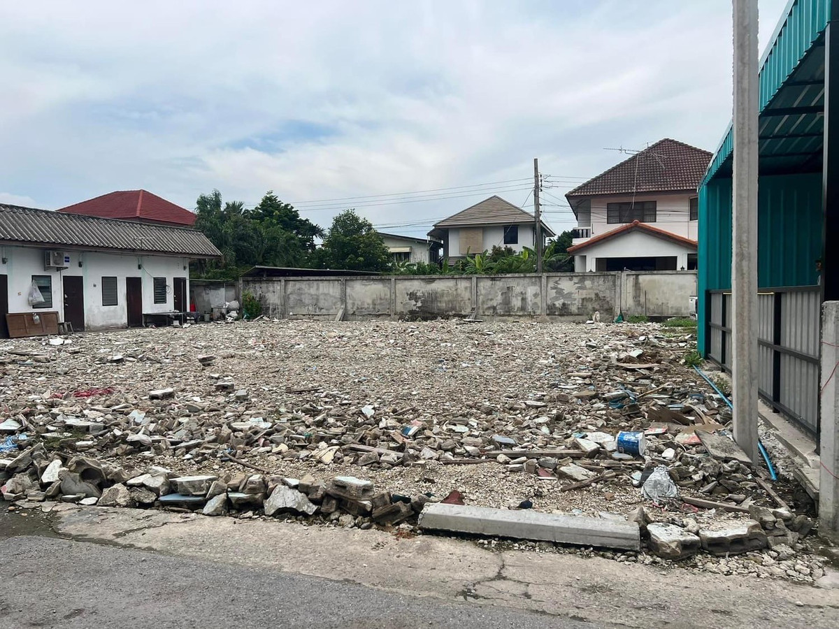 Empty land for sale, 100 sq m, complete with title deed, next to the community, convenient travel, in Soi Ramkhamhaeng 193. – รูปที่ 4