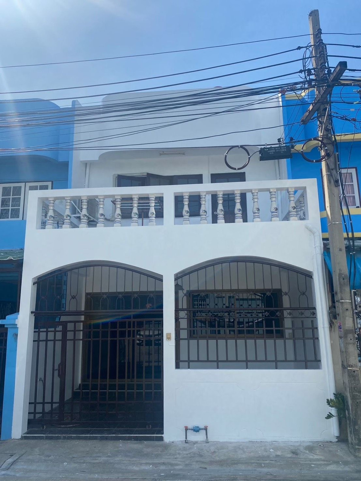 ขาย ทาวน์เฮ้าส์หมู่บ้านเขมาเนรมิตร 17 ตรว. สภาพดี พร้อมอยู่ ทำเลดีมาก ใกล้รถไฟฟ้าบางโพ เตาปูน ขาย ทาวน์เฮ้าส์หมู่บ้านเขมาเนรมิตร 17 ตรว. สภาพดี พร้อมอยู่ ทำเลดีมาก ใกล้รถไฟฟ้าบางโพ เตาปูน
