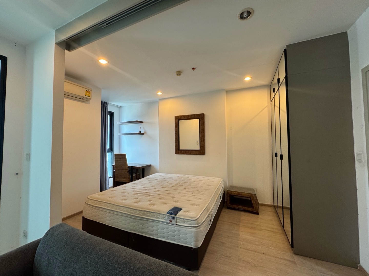 Ideo Q Chula Samyan
1 Bedroom| 33.5 ตร.ม. 22,000 บาท/เดือน
☎️Phat 064-642-8664 Ideo Q Chula Samyan
1 Bedroom| 33.5 ตร.ม. 22,000 บาท/เดือน
☎️Phat 064-642-8664