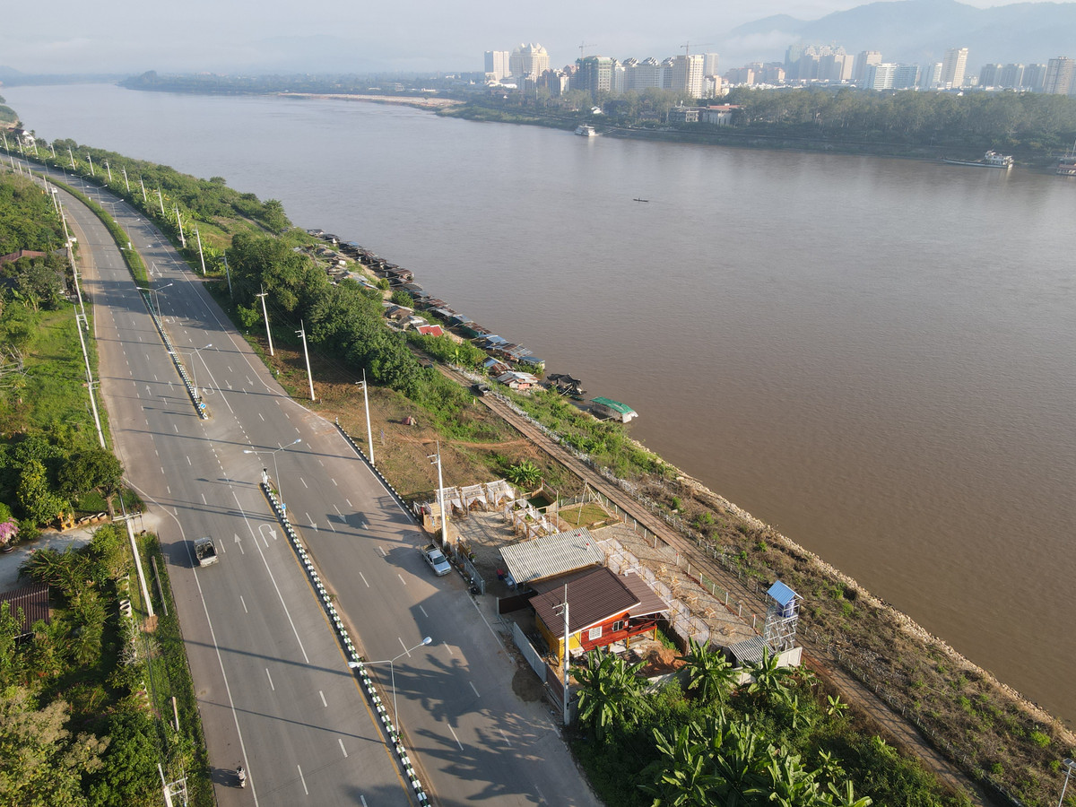 ขายบ้านพร้อมที่ประกอบการค้าติดน้ำโขงตรงข้ามคิงโรมัน ขายบ้านพร้อมที่ประกอบการค้าติดน้ำโขงตรงข้ามคิงโรมัน