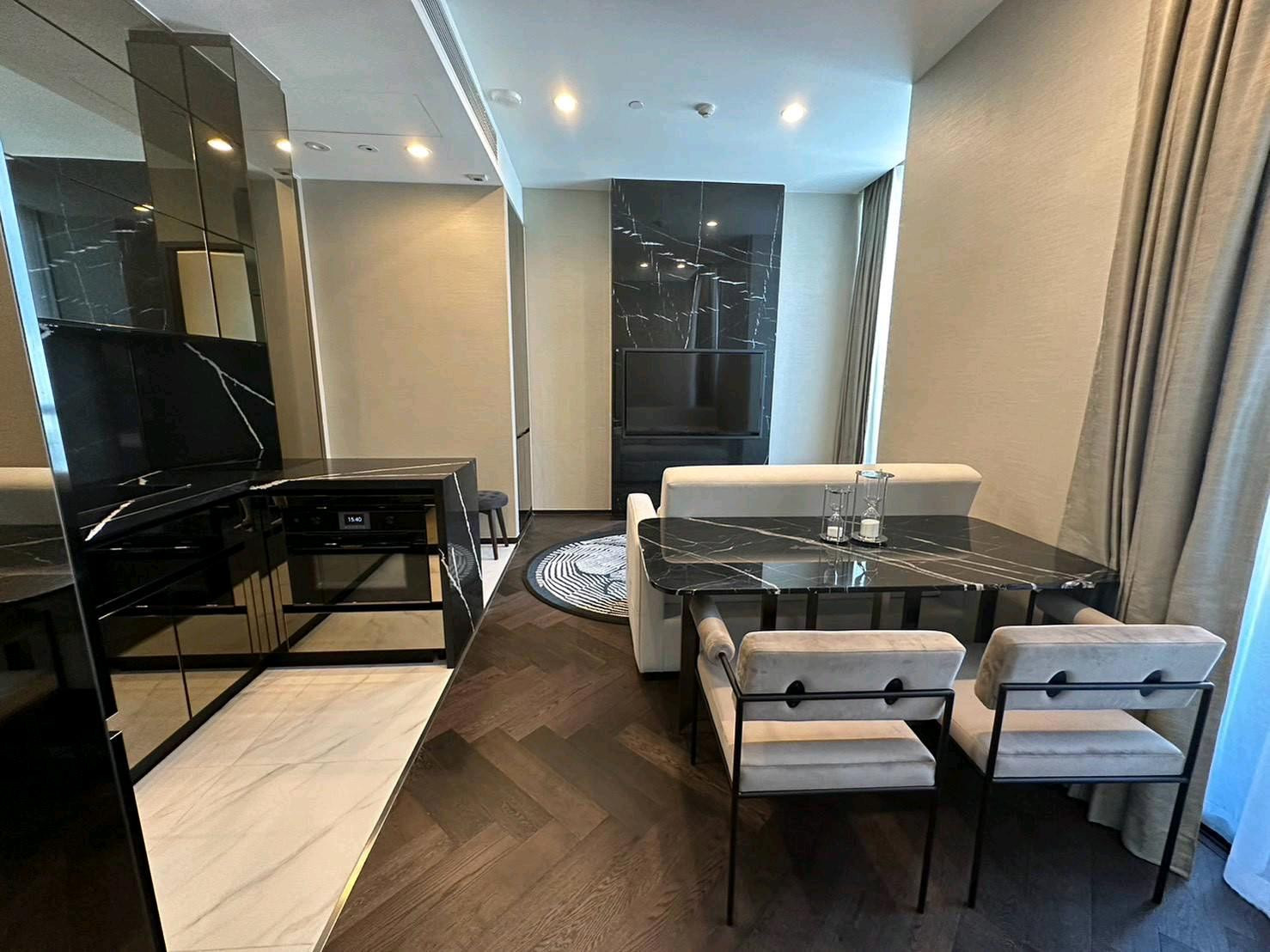 The Esse Sukhumvit 36 1 bedroom 1 bathrooms 44sqm for rent only 50,000 please contact 0816878954 The Esse Sukhumvit 36 1 bedroom 1 bathrooms 44sqm for rent only 50,000 please contact 0816878954