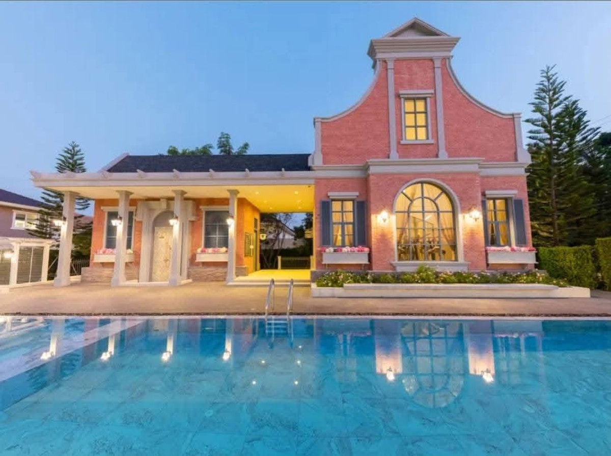 Townhome for rent in the Villaggio - San Sai project, complete with furniture, area 89 sq m., 2 bedrooms. Townhome for rent in the Villaggio - San Sai project, complete with furniture, area 89 sq m., 2 bedrooms.