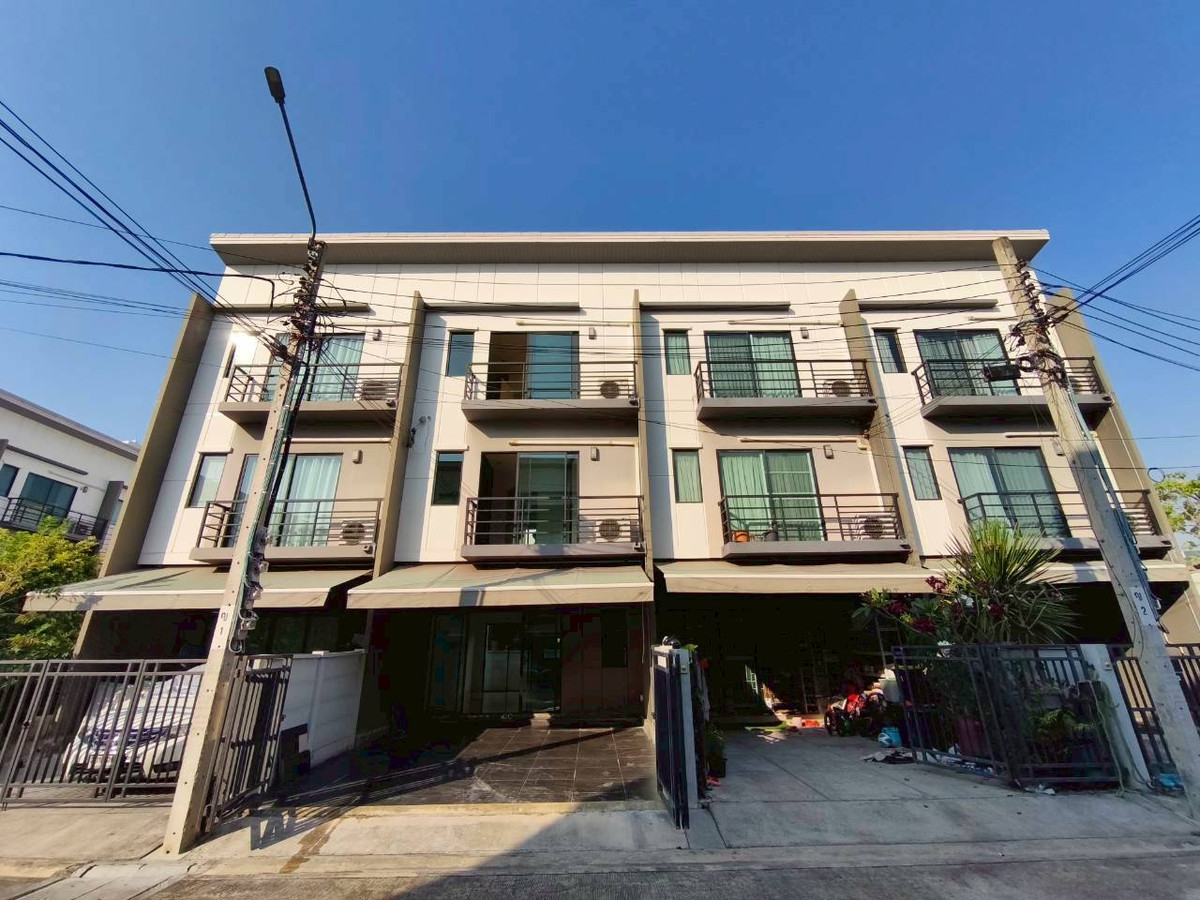 ✨ ขายทาวน์โฮม 3 ชั้น บ้านกลางเมือง ปิ่นเกล้า - จรัญ 💰 ราคาเพียง 4.2 ล้านบาท – รูปที่ 2