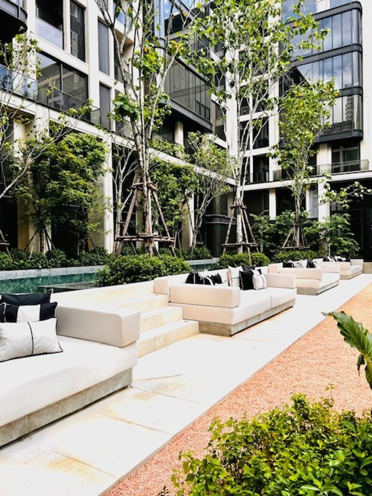 For sale , The Reserve Hideaway Sukhumvit 61, 1 bed plus, 1 bathroom 57.7 sq m, 5th floor, good layout, rectangular color, unobstructed view. For sale , The Reserve Hideaway Sukhumvit 61, 1 bed plus, 1 bathroom 57.7 sq m, 5th floor, good layout, rectangular color, unobstructed view.