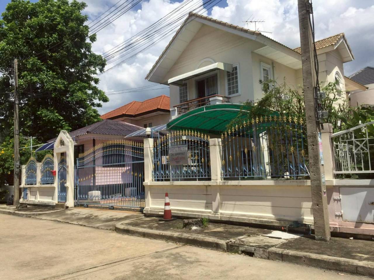 บ้านสถาพร รังสิต คลอง 4  75 ตร.วา 4 ห้องนอน 5 ห้องน้ำ แถมบ้านเล็ก 1 หลัง ติดโลตัส รังสิต นครนายก คลอง 4 – รูปที่ 2