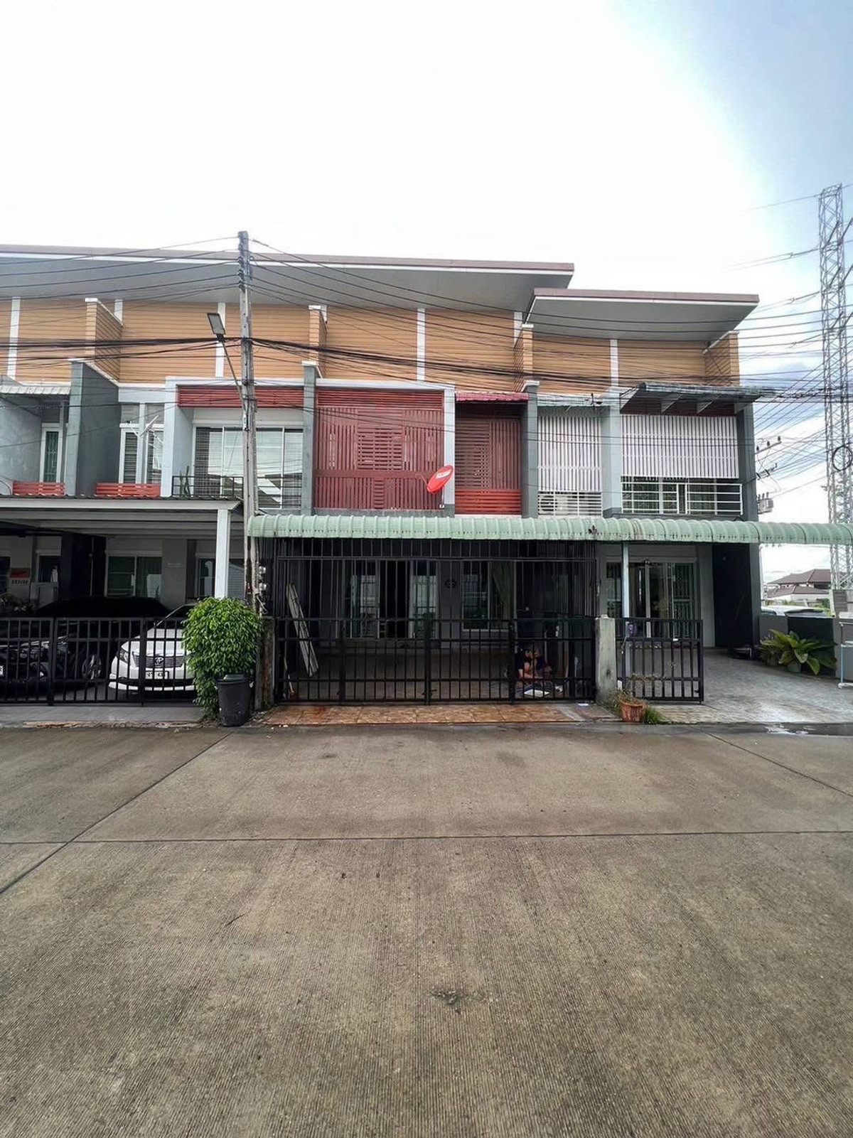 Townhome for rent, 2 floors, area 125 sq m., everyday village project, 3 bedrooms. Townhome for rent, 2 floors, area 125 sq m., everyday village project, 3 bedrooms.