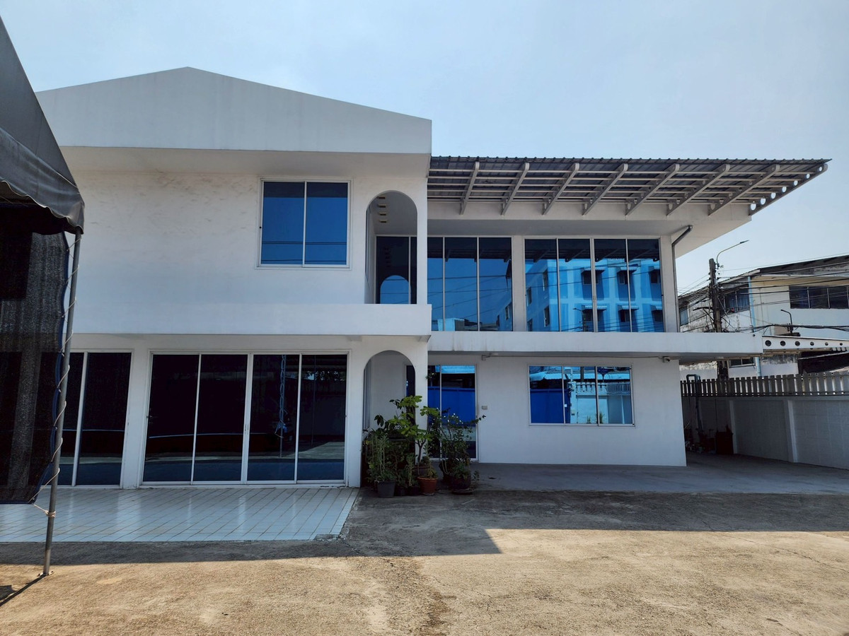 ขายบ้านพร้อมที่ดิน รามอินทรา 42 ใกล้รถไฟฟ้าอินทรา กม.6เพียง 1 นาที เหมาะเป็นhome office – รูปที่ 2