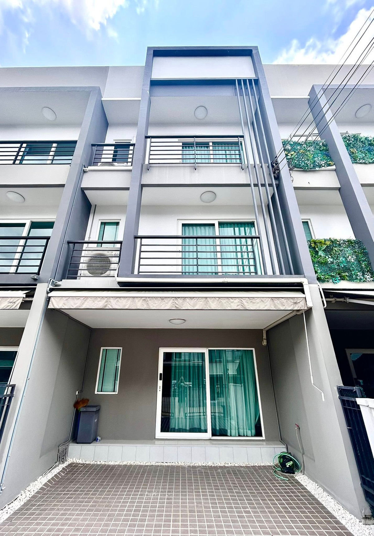 🔥 ขาย ทาวน์โฮม 3 ชั้น บ้านกลางเมือง สวนหลวง ร.9 Baan Klang Muang Suan Luang Rama 9 ทำเลทองบางนา พลังงานดี ฮวงจุ้ยปัง 💰 🔥 ขาย ทาวน์โฮม 3 ชั้น บ้านกลางเมือง สวนหลวง ร.9 Baan Klang Muang Suan Luang Rama 9 ทำเลทองบางนา พลังงานดี ฮวงจุ้ยปัง 💰