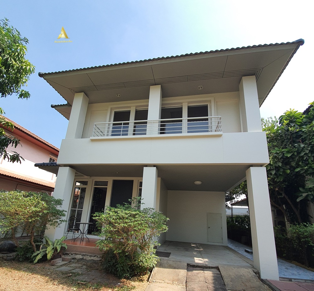 Single house for rent, fully furnished, Bangkok Villa, along the expressway, Pradit Manutham 3, Lat Phrao 84, near France International. Single house for rent, fully furnished, Bangkok Villa, along the expressway, Pradit Manutham 3, Lat Phrao 84, near France International.