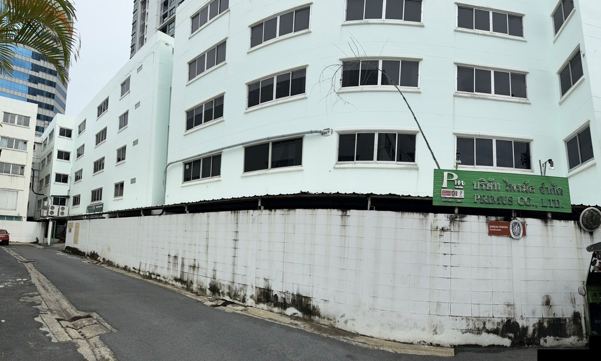 Office building/office/commercial building for rent in the city center
