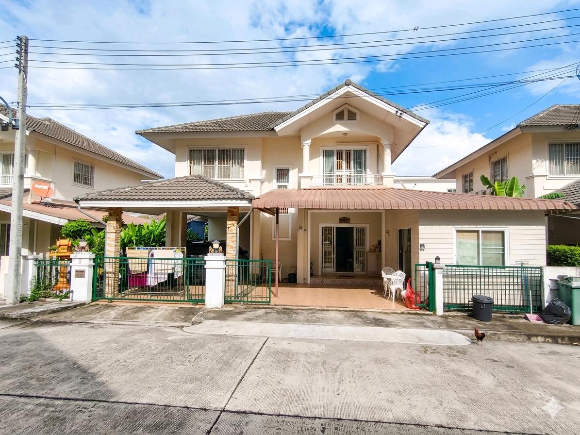 🏡 Under 3 Million THB — Would You Choose a New 3-Bedroom Home, or This 4-Bedroom Family Home? 🏡 Under 3 Million THB — Would You Choose a New 3-Bedroom Home, or This 4-Bedroom Family Home?