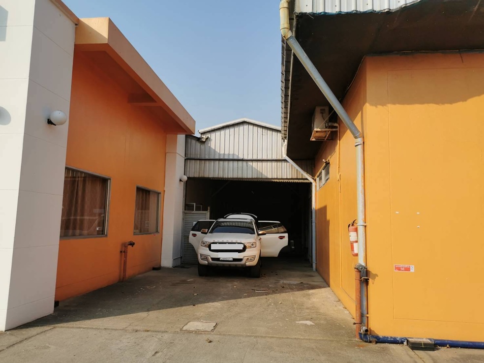 For Rent ให้เช่า หรือ ขาย โรงงานผลิตเครื่องสำอางและอาหาร / พื้นที่ใช้สอยรวมกว่า 1,900 ตารางเมตร / บนที่ดิน 5 ไร่ / ทำเล ดอนตูน นครปฐม ถนนนครปฐม สามง่าม / ติดถนนใหญ่ / รถเทรลเลอร์ เข้าออกได้  – รูปที่ 3