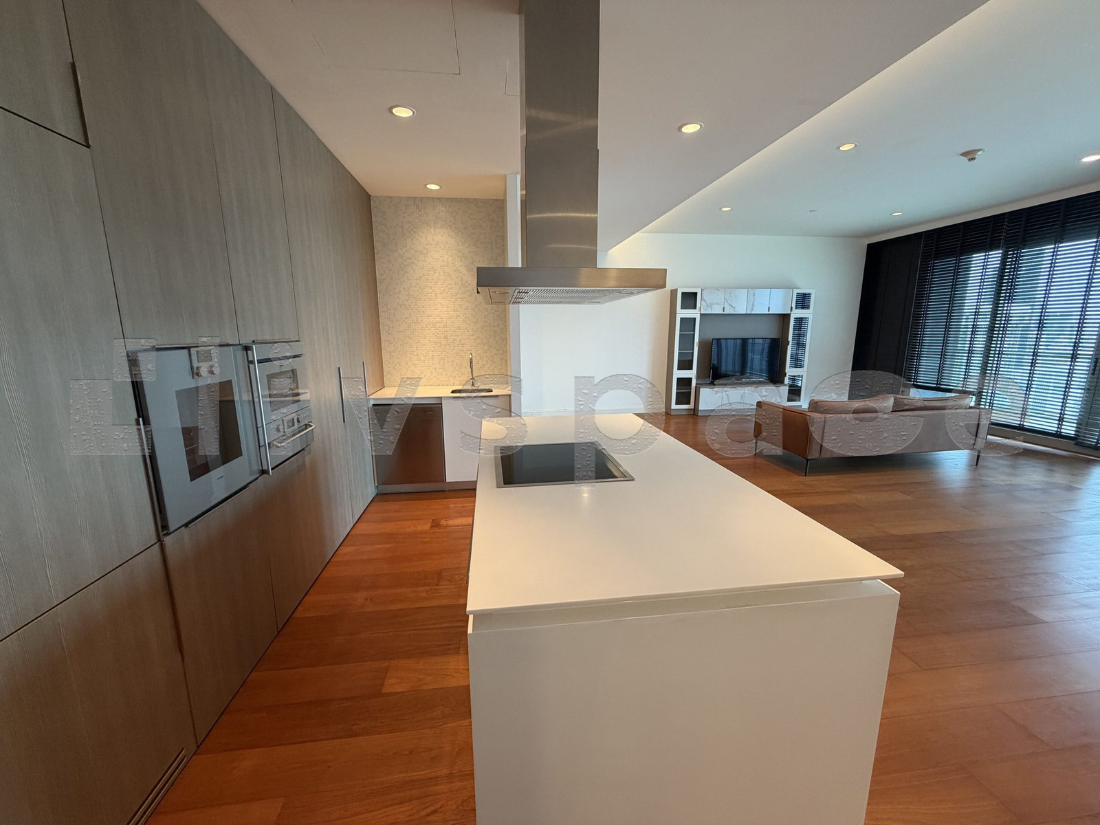 ▚ L0DC03ツ ให้เช่า: 185 Ratchadamri 3 Bed 223ตร.ม. ยูนิตใหญ่ วิวสนามม้าสุดปัง รีโนเวทพร้อมอยู่(Partly Furnished) 🏙️✨ – รูปที่ 3