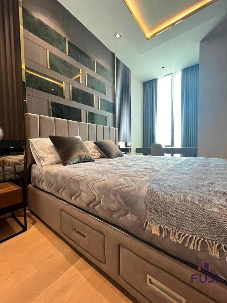 ที่สุดแห่งความลักชัวรีใจกลางเมือง: คอนโด 1 ห้องนอน Simplex ที่ 28 Chidlom – รูปที่ 4