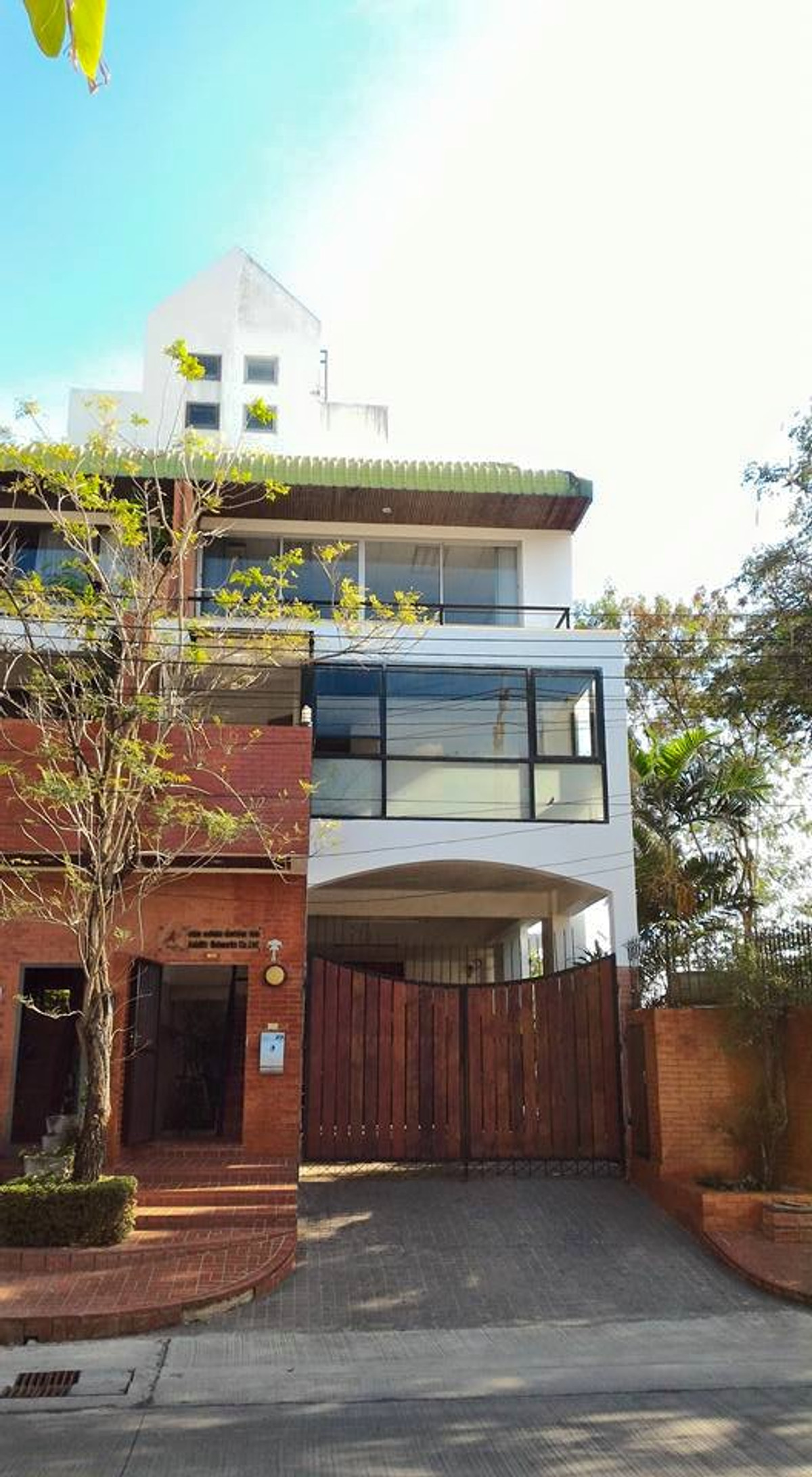 Home Office for sale with company tenant (immediate income 567,600 baht/year, rental agreement supported) Home Office for sale with company tenant (immediate income 567,600 baht/year, rental agreement supported)