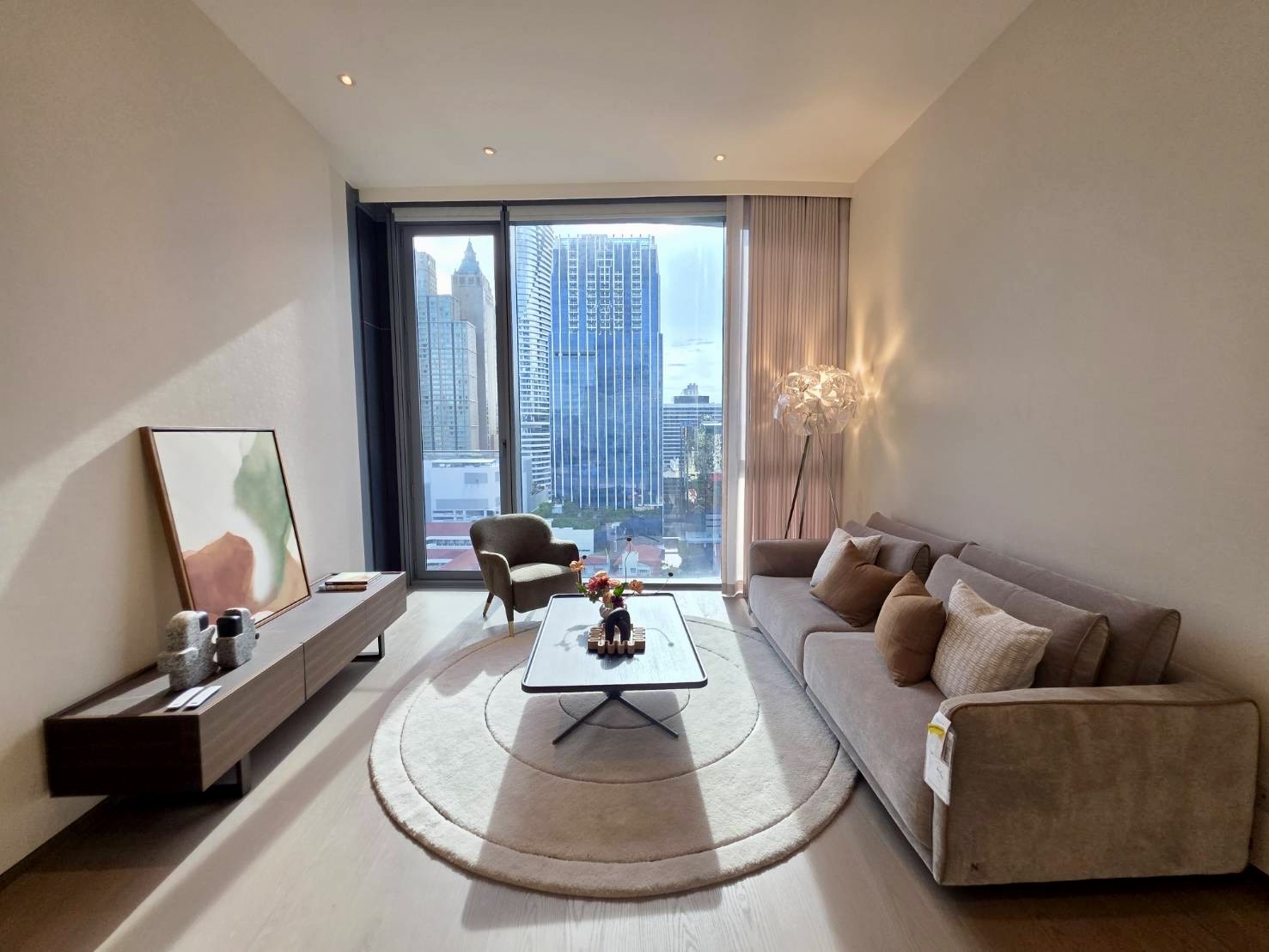Scope Langsuan: 1bed 1bath 83.78sqm. 39,900,000 unfurnished Am: 0656199198 Scope Langsuan: 1bed 1bath 83.78sqm. 39,900,000 unfurnished Am: 0656199198